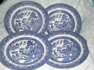 Set of 4 Churchill Blue Willow Dinner Plates 10 1/4"  Made in England Excellent - Picture 1 of 3