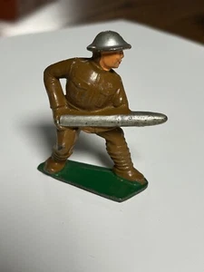 Manoil Soldier Cannon Loader - Picture 1 of 4
