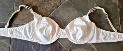 Sutiã 34C sem marca cobertura total sem forro com aro - Imagem 1 de 4