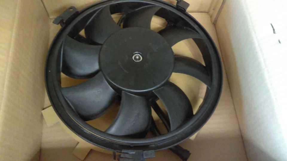 Cooling fan fits 98-02 Passat Audi TYC 610920 NEW - Image 1 of 2