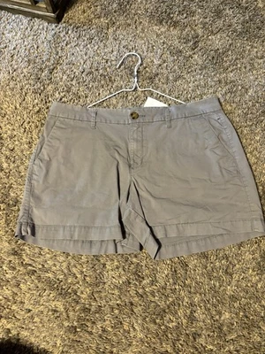 Pantalones Cortos Para Mujer Old Navy Talla 8 Gris Tiro Medio Elastizados 5" Todos los Días Foto 1 de 4