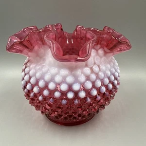 Fenton Cranberry opalisierende Nägel doppelt gekräuselt 5" Schüssel Glas Vase - Bild 1 von 9