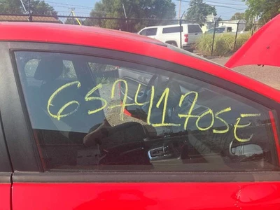 Vidrio delantero derecho usado para puerta delantera se adapta a: Ford Fiesta 2013 delantero derecho grado A Foto 1 de 4