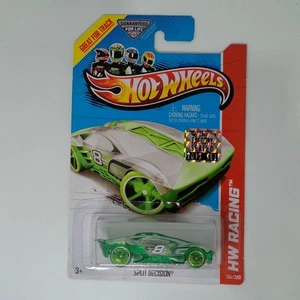 Hot Wheels Split Decision Green HW Racing 134/250 - Picture 1 of 2
