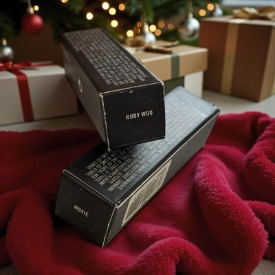 (2) MAC Retro Matte Lipstick Rouge À Lèvres Ruby W00 and Moxie - 3g/0.1oz (each) - Image 1 of 4