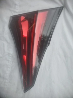 Conjunto de luz trasera interior izquierda Toyota RAV4 2016-18 Foto 1 de 3