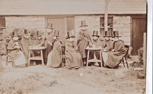 FHI 1912 Ethnic Postcard, Women at Tea wearing Het Gymreig, - Picture 1 of 1