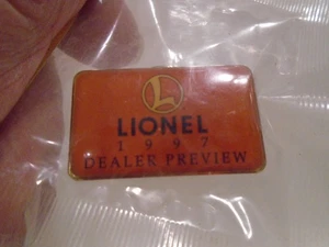 LIONEL 1997 DEALER PREVIEW LAPEL PIN NEW IN PKG - Picture 1 of 2