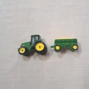 John Deere Tractor and Trailer Salt And Pepper Shakers 1998 - Picture 1 of 8