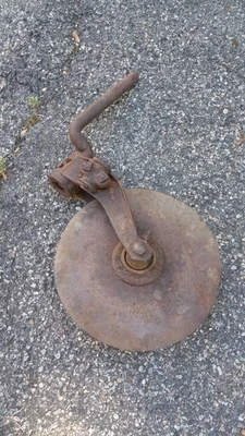 John Deere Disk Plow Moldboard Coulter blade B529AD Antique ,   AS IS  - Image 1 of 4