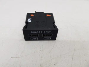 MASERATI LEVANTE 2023 PUERTOS DE CARGA USB FABRICANTE DE EQUIPOS ORIGINALES 68322329AB - Imagen 1 de 9