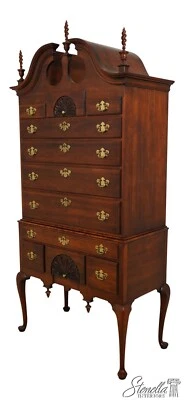 65582EC: Colección Privada Staaton Cherry Highboy Foto 1 de 4