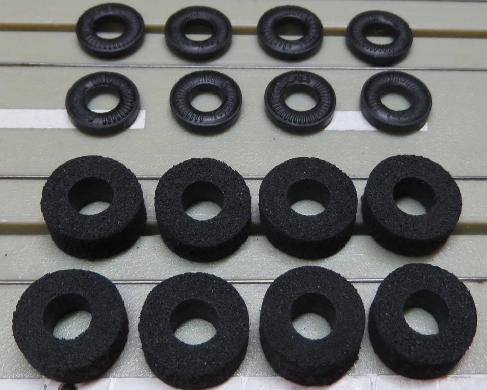 8 Moosgummi Reifen für AFX oder G-Plus Motor + 8 Reifen für Flachankermotor - Bild 1 von 1