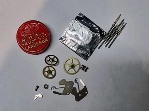 LANDERON 501 ASSORTED WATCH MOVEMENT PARTS - Picture 1 of 12