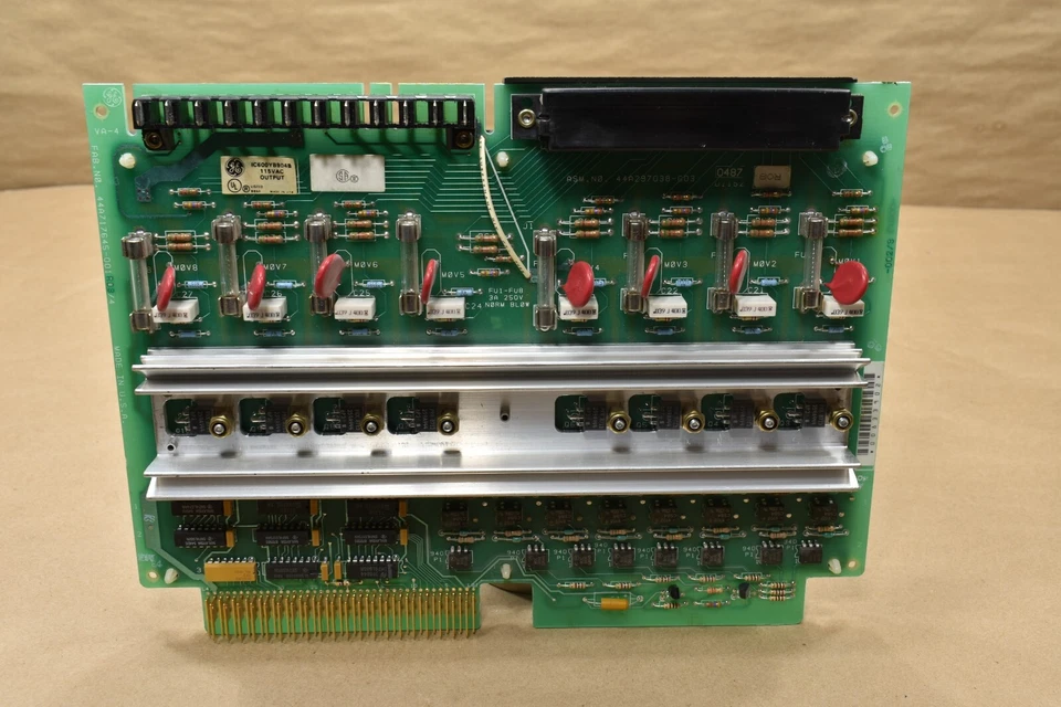GE FANUC IC600YB904B,  115 VAC Output Module - Image 1 of 4