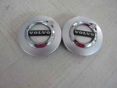 VOLVO S90 S-90 (2) SILVER CENTER CAPS WITH  CHROME LOGO 31471435    NICE - Изображение 1 из 2