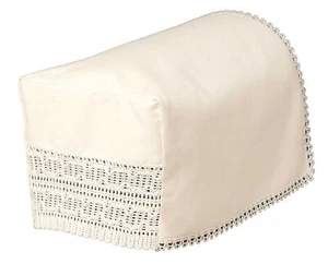 Par de tapa de sillón o silla de respaldo crema de color crudo diseño liso con adornos de encaje grande - Imagen 1 de 6