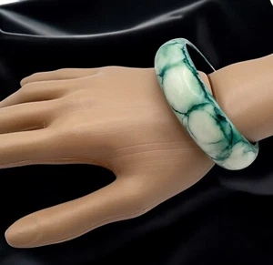 Vintage Marbled Green & White Bangle Bracelet Faux Jade Look Costume Jewelry - Picture 1 of 7