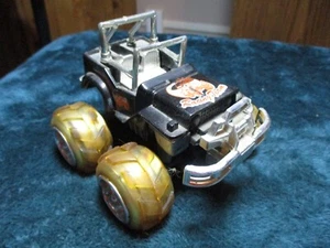 Unbranded Off-Road Jeep 4-Wheel Drive in Black Diecast 4.5" Tall X 3" Tall - Picture 1 of 6