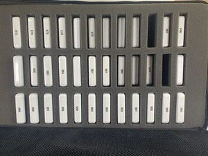 Paquete de 34 dispositivos de respuesta QT Turning Technologies Clicker RCQR-01 pantalla LCD grande - Imagen 1 de 3