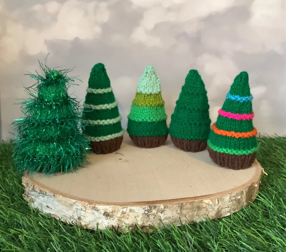 Christmas tree Ferrero Rocher cover  knitting pattern only - Image 1 of 1