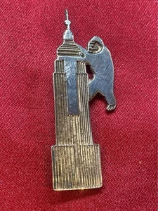 Rare Vintage 1989 Sommer Sterling Brooch King Kong on the Empire State Building - Picture 1 of 8
