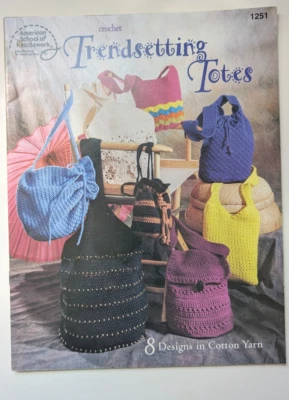 CROCHET TRENDSETTING TOTES PATTERNS 8 DESIGNS IN COTTON YARN DUFFLE CASUAL SHELL - Image 1 of 3