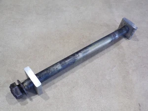 Triumph Sprint 955i RS 99-04 Hinterrad Hinterrad Spindel Achsschraube 00 01 02 03 - Bild 1 von 1
