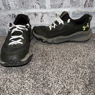 Zapatos Under Armour Charged verde, negro, gris senderismo, juego exterior para niños talla 5,5 Foto 1 de 4