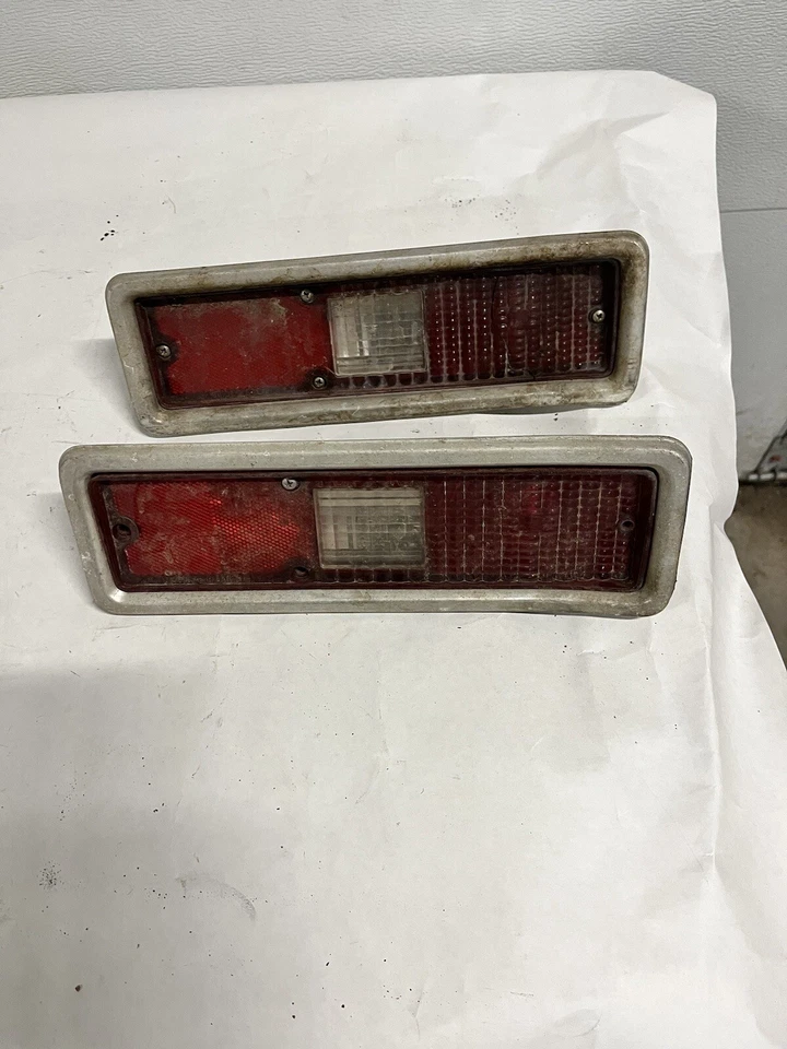 Luces traseras Buick Apollo Pontiac Ventura, derecha, GM originales Foto 1 de 2