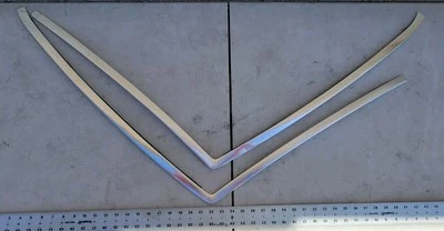 88-91 Mercury Grand Marquis Lincoln Town Car Windshield Glass Trim Moldings Pair - Image 1 of 4