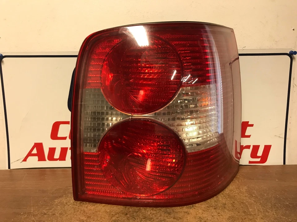 2003 VOLKSWAGEN PASSAT RIGHT/PASSENGER TAIL LIGHT #626 OEM - Image 1 of 4