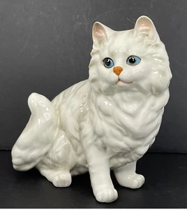 Vintage Napcoware Porcelain White Persian Cat Figurine Hand Painted 6.5"h #9052 - Picture 1 of 11