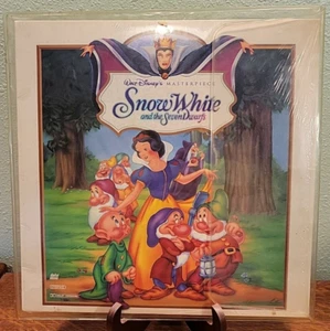 Disney's Snow White And The Seven Dwarfs Laserdisc - Picture 1 of 8