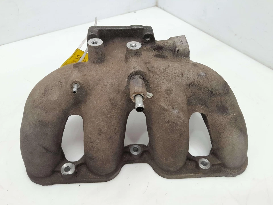 Colector de admisión superior 95-97 Mazda B2300 OEM ZZM613110 Foto 1 de 4