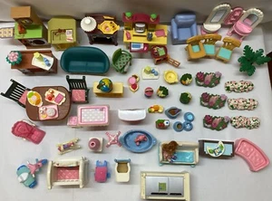 Großes Vintage Konvolut 65 Fisher Price liebevolle Familienmöbel und Zubehör - Bild 1 von 12