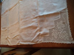 Antike Vintage 44" QUADRATISCHE Tischdecke MIT GEHÄKELTEN ECKEN MIT TRAUBENDESIGN - Bild 1 von 20