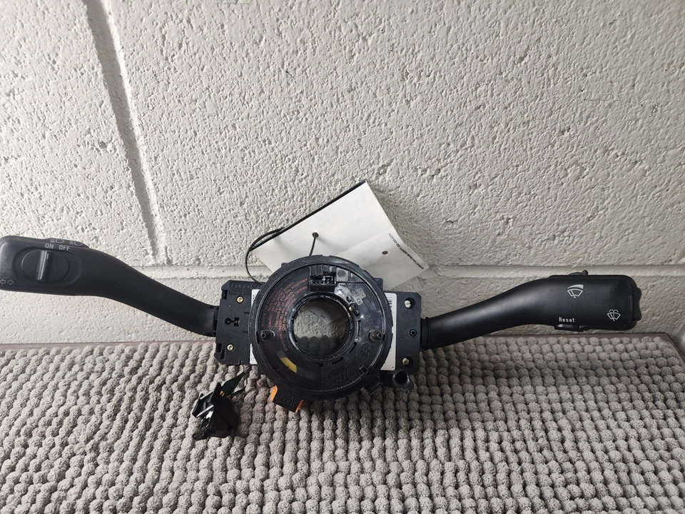 Interruptor de columna de dirección Volkswagen Passat 2002 953 503 G Foto 1 de 4