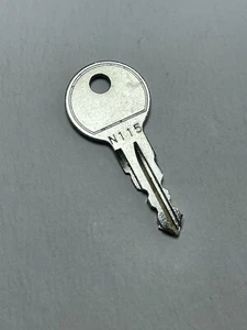 NEW THULE LOCK REPLACEMENT N115 KEY for BIKE SKI KAYAK ROOF RACK HITCH - Picture 1 of 2