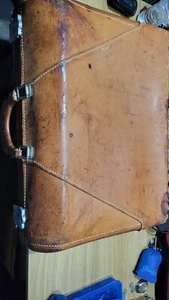 Vintage Wheary The Little Colonel Suitcase Double Handle Brown MCM - Picture 1 of 18