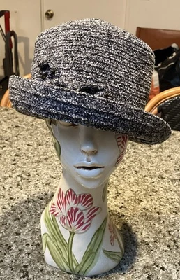 BETMAR NEW YORK Gris CLOCHE Sombrero Cubo con Hilo Flores Mezcla Lana Grande Foto 1 de 4