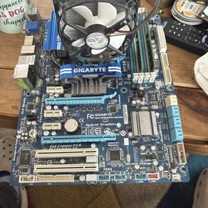 GIGABYTE GA-890GPA-UD3H HT3.0 AM3 DDR3 Motherboard With AMD Athlon II X4 640 - Afbeelding 1 van 4