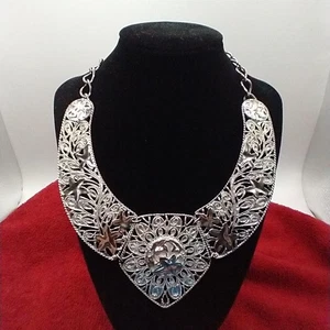 José and Maria Barrera for Avon Bib Necklace Silver Tone Falling Leaves 1980s - Picture 1 of 10