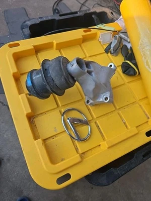 2016-17 LEXUS IS200T MOTOR DIREITO MONTAGEM DO MOTOR + SUPORTE DE SUPORTE 36130 💯 RWD  - Imagem 1 de 4