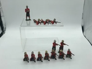 BRITAINS CAMERON HIGHLANDERS FROM SET 89 COMPRISING 13 FIGURES - Picture 1 of 12