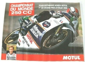 AFFICHE HUILE MOTUL MOTO HONDA 2500 NSR DOMINIQUE SARRON GP ITALIE 1988 80x60 cm - Picture 1 of 5
