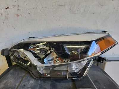 Conjunto de faros-regular TYC 20-9494-00 para Toyota Corolla 14-16 Foto 1 de 2