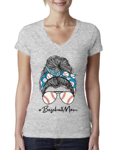 Mom Life Baseball unordentliches Haar Bandana Muttertag Frauen Junior V-Ausschnitt T-Shirt - Bild 1 von 7