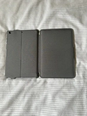 Apple iPad Mini  - Image 1 of 3