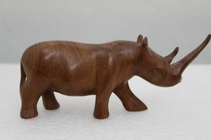 Lovely Carved Wooden Rhino Sculpture / Figurine 15.5cm - Picture 1 of 12